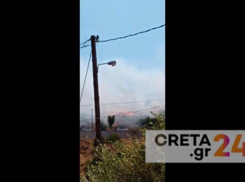 Μια «ανάσα» από τα σπίτια έφτασε φωτιά στον Άγιο Νικόλαο – Βίντεο