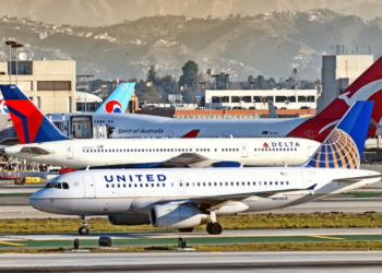 Μηνύσεις σε βάρος Delta και United επειδή χρεώνουν θέσεις με παράθυρο χωρίς να υπάρχει παράθυρο