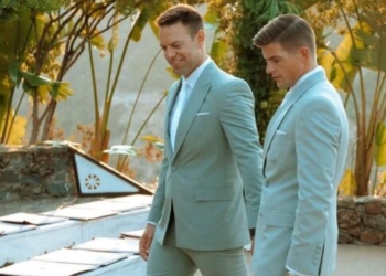 Ο Κασσελάκης δημοσίευσε για πρώτη φορά φωτογραφίες του από τον γάμο με τον Τάιλερ στα Χανιά