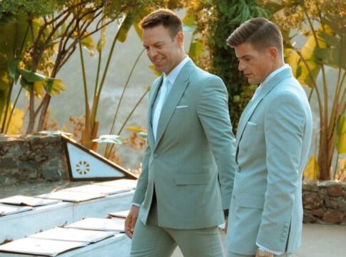 Ο Κασσελάκης δημοσίευσε για πρώτη φορά φωτογραφίες του από τον γάμο με τον Τάιλερ στα Χανιά