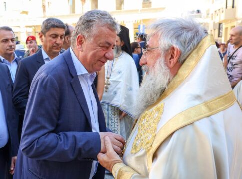 Ο Περιφερειάρχης Κρήτης στο Αρχιερατικό Συλλείτουργο για την εορτή του Αγ. Αποστόλου Τίτου και κατάθεση στεφάνων στην επιμνημόσυνη δέηση για την σφαγή της 25ης Αυγούστου 1898