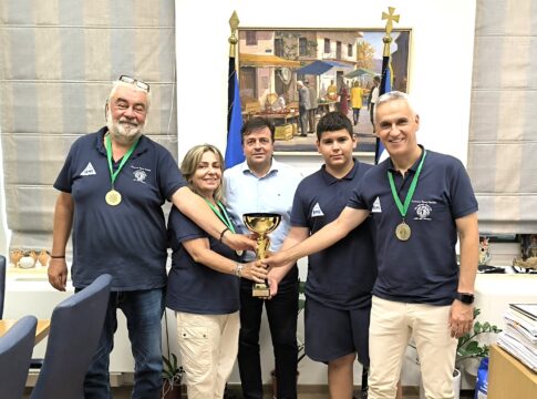 Ο Πρόεδρος του Σκακιστικού Ομίλου επισκέφθηκε τον Ν. Συριγωνάκη μετά την κατάκτηση του πανελλήνιου πρωταθλήματος