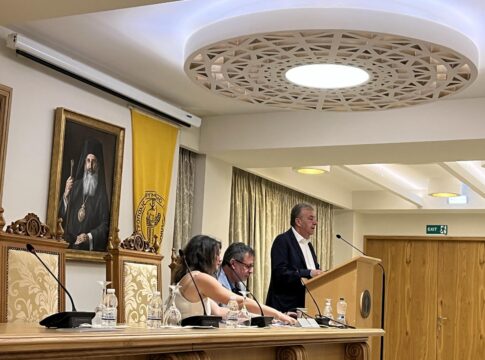 Ο Στ. Αρναουτάκης στην ετήσια γενική συνέλευση του Παγκοσμίου Συμβουλίου Κρητών: «Διαπρέπετε και διακρίνεστε στο εξωτερικό σε όλους τους τομείς και σας θέλουμε δίπλα μας»