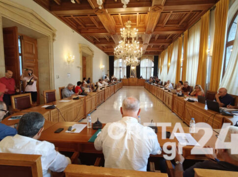 «Πέρασε» τη συστέγαση του 42ου Νηπιαγωγείου με το 35ο Δημοτικό Σχολείο Ηρακλείου η δημοτική αρχή παρά τις αντιδράσεις των γονέων