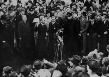 Politico - Ουκρανία: Γιατί οι παραχωρήσεις του 1938 στoυς Ναζί στοιχειώνουν το 2025
