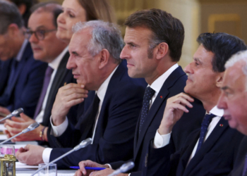 Πολιτική κρίση στη Γαλλία: Τι θα συμβεί αν ο Μπαϊρού χάσει την ψήφο εμπιστοσύνης