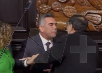 Ρινγκ η Βουλή του Μεξικού - Ξύλο και απειλές μεταξύ βουλευτών