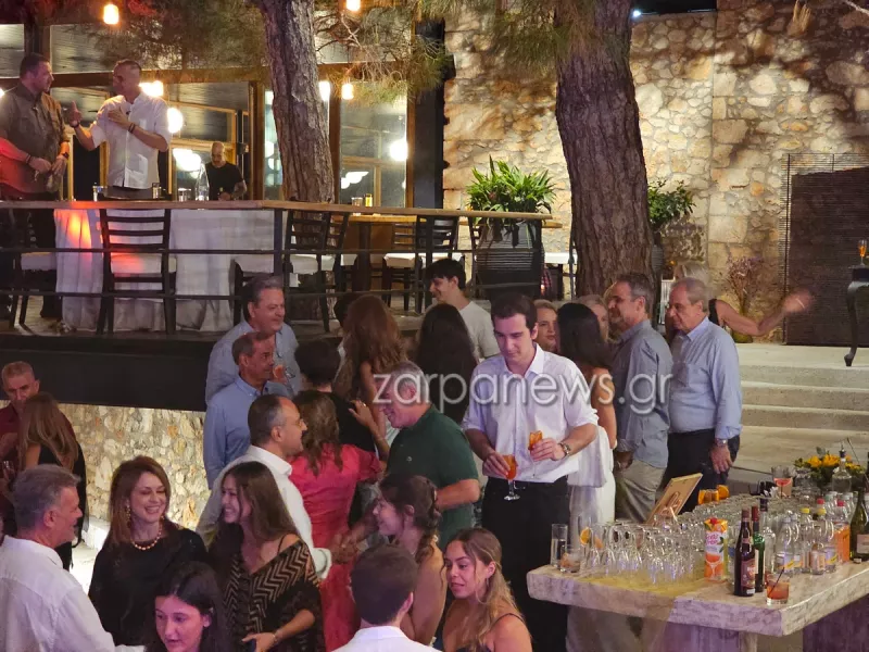 Σε πάρτι γενεθλίων στα Χανιά ο Κυριάκος Μητσοτάκης με τη σύζυγό του - Δείτε εικόνες