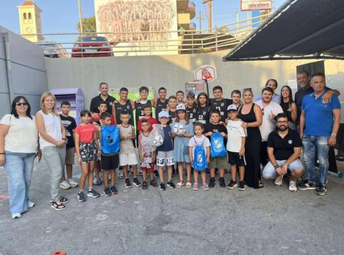 Σε ρυθμούς Eurobasket S/M Χαλκιαδάκης και Eρασιτέχνης ΟΦΗ: Στήσαμε μπασκέτα, βάλαμε τρίποντα και μοιράσαμε δώρα!