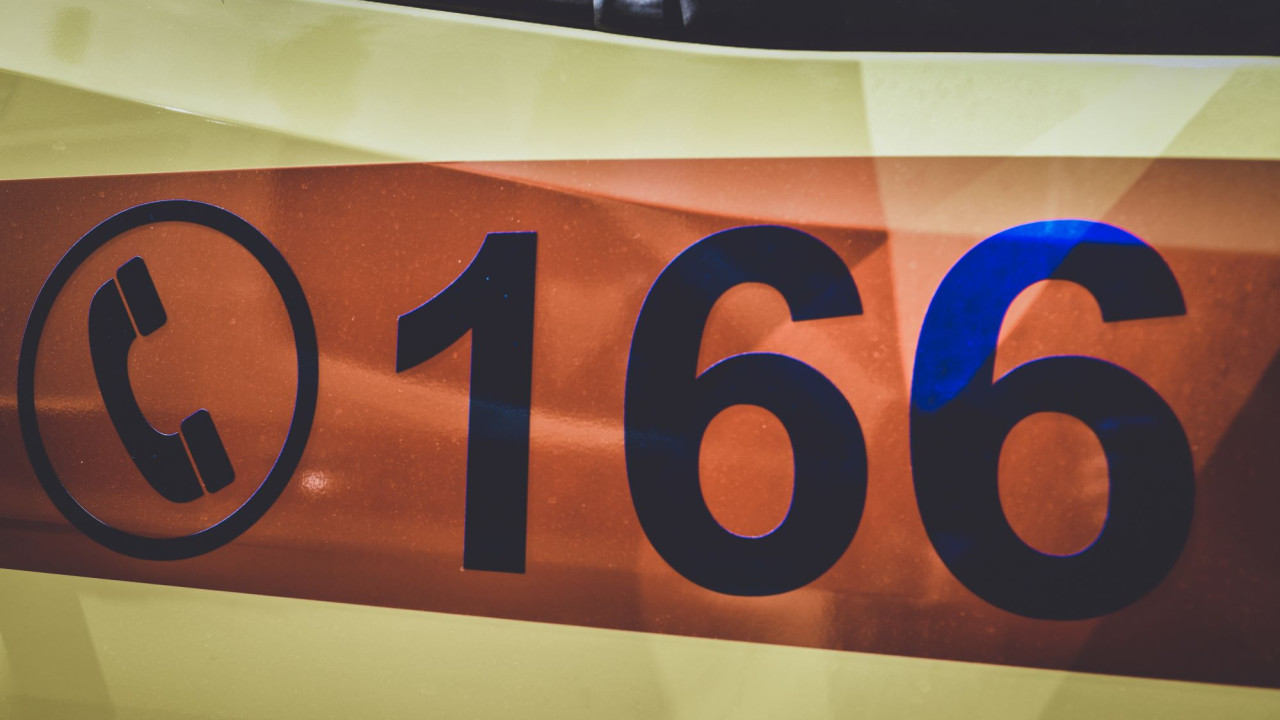 Σοβαρό τροχαίο στην Ποσειδώνος - Χωρίς τις αισθήσεις της ανασύρθηκε μία γυναίκα