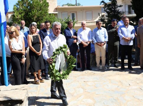 Στ. Αρναουτάκης: «Στεκόμαστε ευλαβικά απέναντι στη θυσία των ηρώων της Δαμάστας και του Μαράθου»