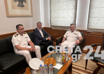 Συνάντηση Αρναουτάκη με τον Αρχηγό του Λιμενικού – Επανέλαβε την θέση της αυτοδιοίκησης τρεις δομές προσωρινής φιλοξενίας μεταναστών ο Περιφερειάρχης