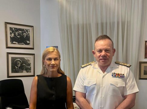 Συνάντηση της Υφυπουργού Μετανάστευσης και Ασύλου με τον Αρχηγό του Λιμενικού Σώματος