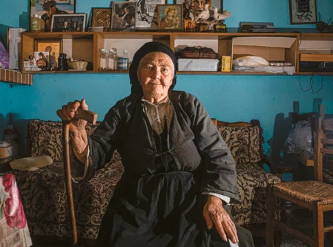 Τα μυστικά των Ελλήνων που ζουν χρόνια πολλά και καλά – Ποιο είναι το προσδόκιμο ζωής στην Κρήτη