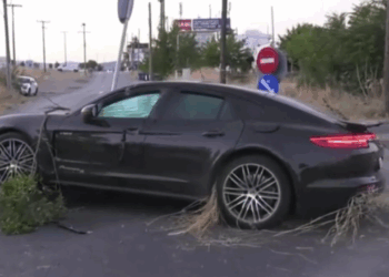 Θεσσαλονίκη: Σοβαρό τροχαίο με 2 αυτοκίνητα στην Μουδανίων