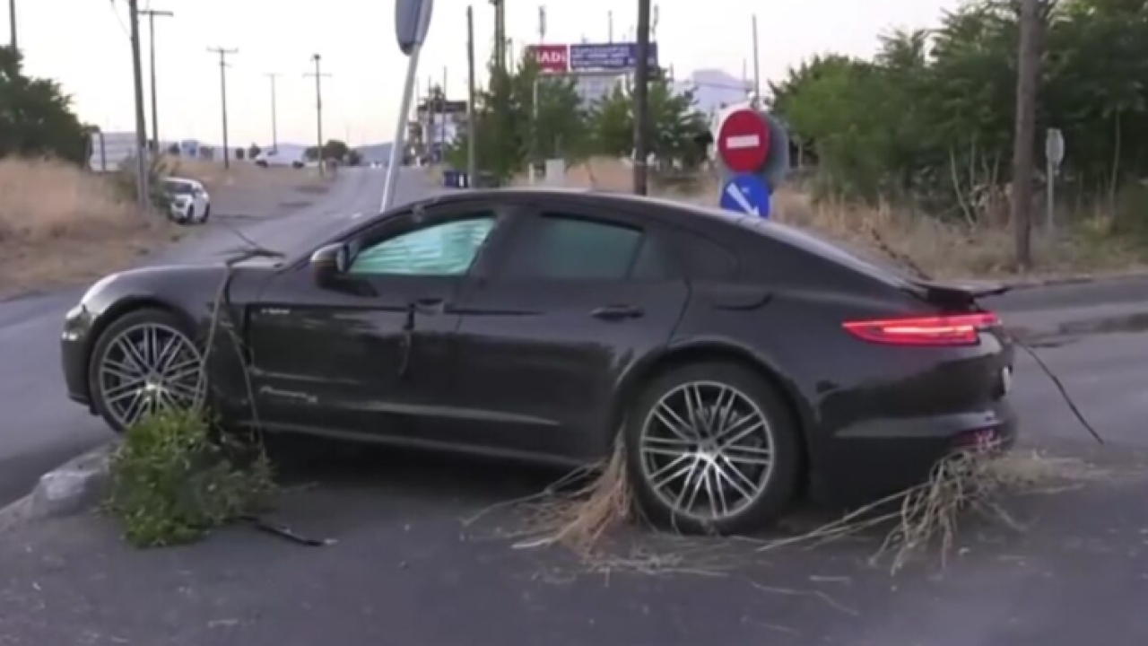 Θεσσαλονίκη: Σοβαρό τροχαίο με 2 αυτοκίνητα στην Μουδανίων