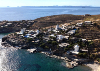 Τζια: Κλιμάκιο του ΕΟΔΥ για τα 250 κρούσματα γαστρεντερίτιδας