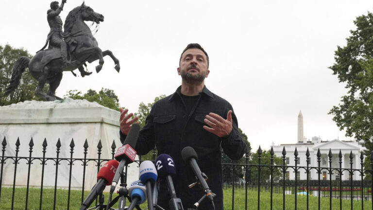 Ζελένσκι: Η Ουκρανία είναι έτοιμη για συνάντηση με τον Πούτιν υπό οποιοδήποτε φορμάτ