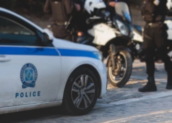 Aιματηρό επεισόδιο στη Μεσαρά: Αναζητούνται πατέρας και γιος – Εκτός κινδύνου τα δύο αδέρφια