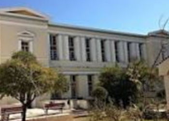 Αίσιο τέλος για τον άνδρα που απειλούσε να πέσει από τον 3ο όροφο του «ΕΛΠΙΣ»