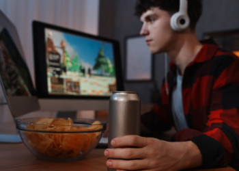 Αγγλία: Η κυβέρνηση σχεδιάζει να απαγορεύσει την πώληση ενεργειακών ποτών για άτομα κάτω των 16 ετών