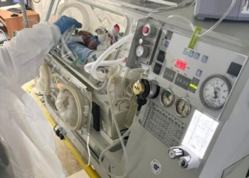 Από το Ηράκλειο στην Αθήνα νεογνό που δίνει «μάχη» για τη ζωή