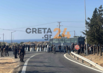 Ασφυξία στους δρόμους προς το αεροδρόμιο Ηρακλείου – Στον κόμβο μέχρι τις 19.00 οι αγρότες – Φωτογραφίες