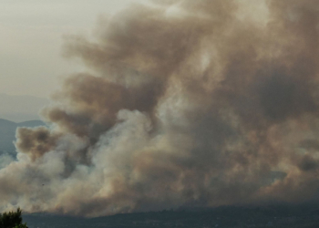 AtmoHub: Η επίδραση των φετινών δασικών πυρκαγιών στην ατμόσφαιρα και την ποιότητα του αέρα