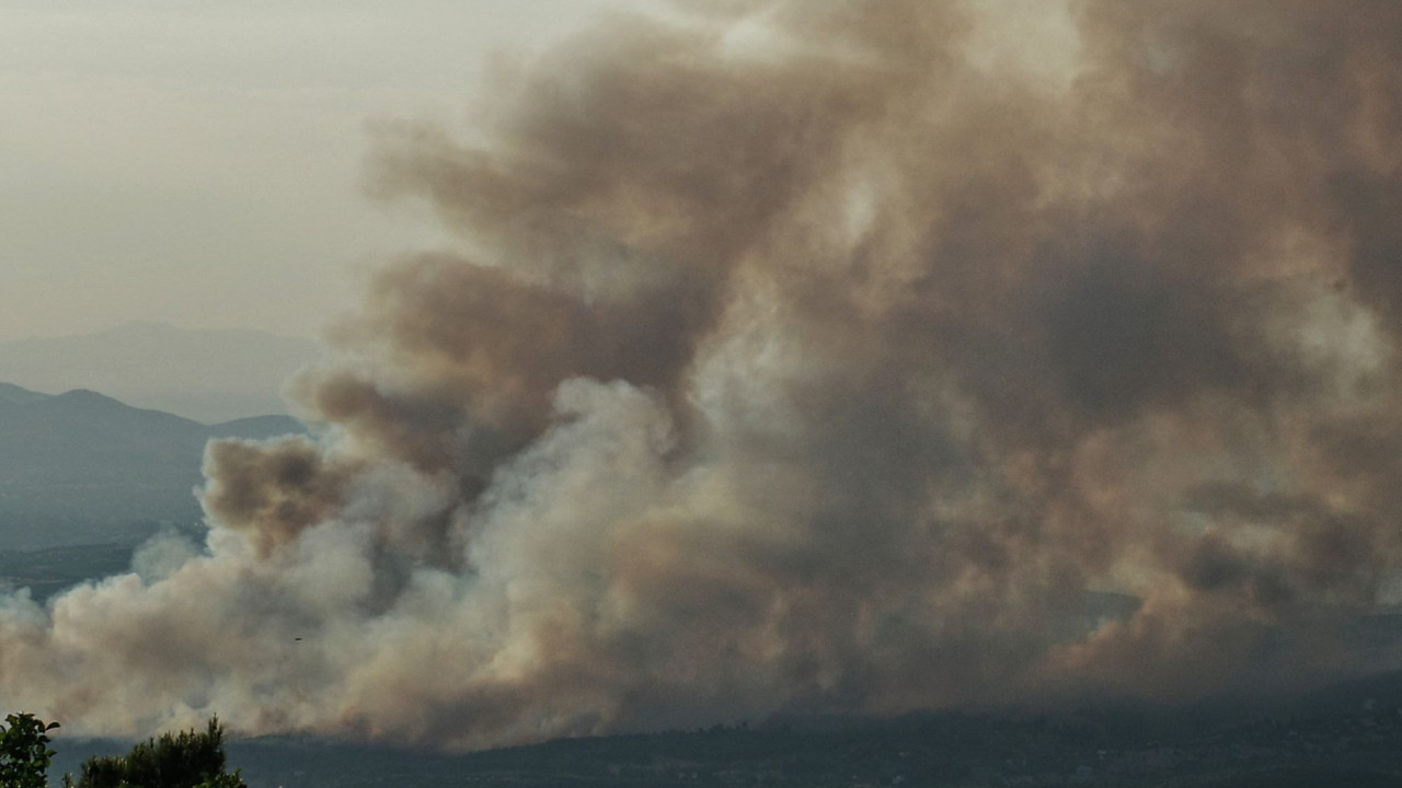 AtmoHub: Η επίδραση των φετινών δασικών πυρκαγιών στην ατμόσφαιρα και την ποιότητα του αέρα