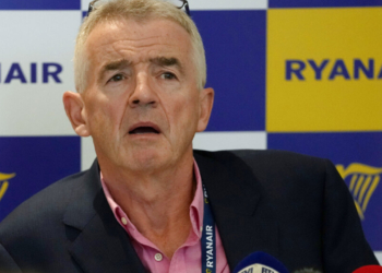 CEO Ryanair: Πρέπει να καταρρίπτονται τα ρωσικά αεροσκάφη που εισέρχονται στον εναέριο χώρο του ΝΑΤΟ
