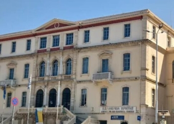 Χανιά: Αναστάτωση στα δικαστήρια μετά από τηλεφώνημα για βόμβα – Εικόνες