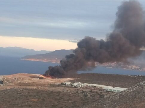 Χανιά: Μεγάλη φωτιά σε σκουπίδια σε εργοστάσιο ανακύκλωσης