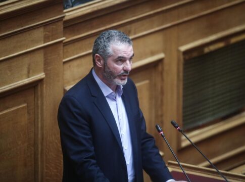 Χνάρης: «Η ιδεοληπτική εμμονή της κυβέρνησης στη διαχείριση του μεταναστευτικού θα ζημιώσει ιδιαίτερα τον πρωτογενή τομέα λόγω της έλλειψης εργατών γης»