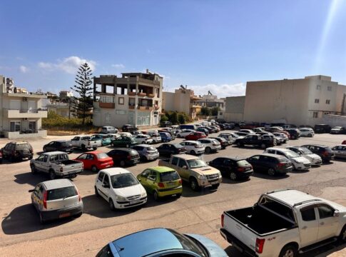 Δήμος Μαλεβιζίου: Εργασίες διαγράμμισης την Κυριακή στο πάρκινγκ δίπλα στο Δημαρχείο