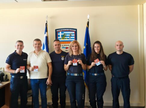 Δωροκάρτες σε οικογένειες αστυνομικών για τα πρωτάκια!