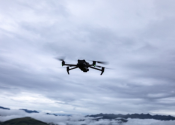 Drones - κυβερνοεπιθέσεις: Δοκιμάζουν την αεροπορική ασφάλεια