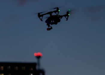 Drones πάνω από τα αεροδρόμια της Κοπεγχάγης και του Όσλο: Η σοβαρότερη επίθεση σε δανέζικη υποδομή, λέει η πρωθυπουργός