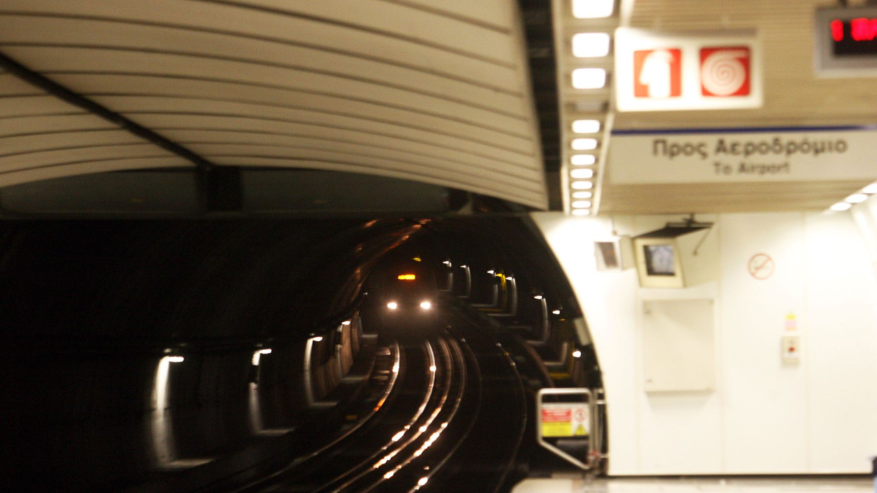 Έκλεψαν το πορτοφόλι γιατρού στο μετρό και δεν μπορούσε να γυρίσει σπίτι του