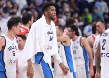 Ελλάδα – Τουρκία: O εγκλωβισμένος Γιάννης Αντετοκούνμπο, τα 22 λάθη και ο άριστα διαβασμένος Εργκίν Αταμάν