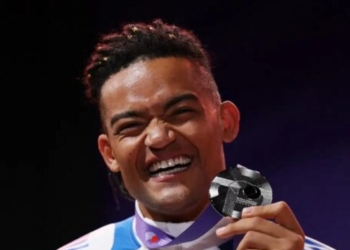 Εμμανουήλ Καραλής: Η απονομή του ασημένιου μεταλλίου στο παγκόσμιο πρωτάθλημα στίβου