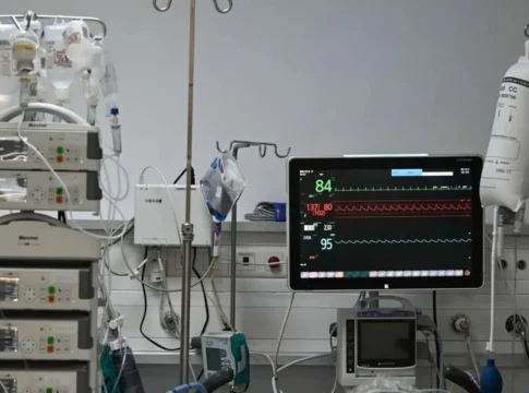 «Έσβησε» στη ΜΕΘ ο άνδρας που είχε πέσει στο γκρεμό με το αυτοκίνητό του