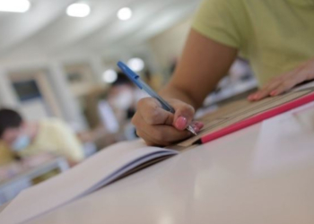 Εθνικό απολυτήριο: Οι 5 βασικοί άξονες που επεξεργάζεται το υπουργείο Παιδείας