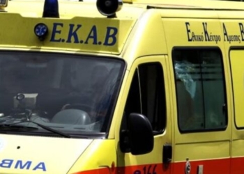 Φορτηγό ανετράπη στον ΒΟΑΚ – Eγκλωβίστηκε ο οδηγός
