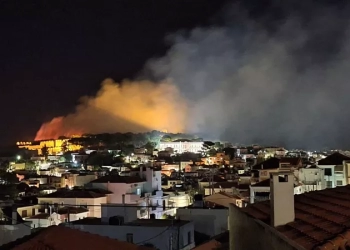 Φωτιά στη Μυτιλήνη, κοντά στην πόλη