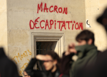 Γαλλία: Ξεκίνησαν κινητοποιήσεις, ο κόσμος καλεί για αποκλεισμούς μέσω των κοινωνικών δικτύων