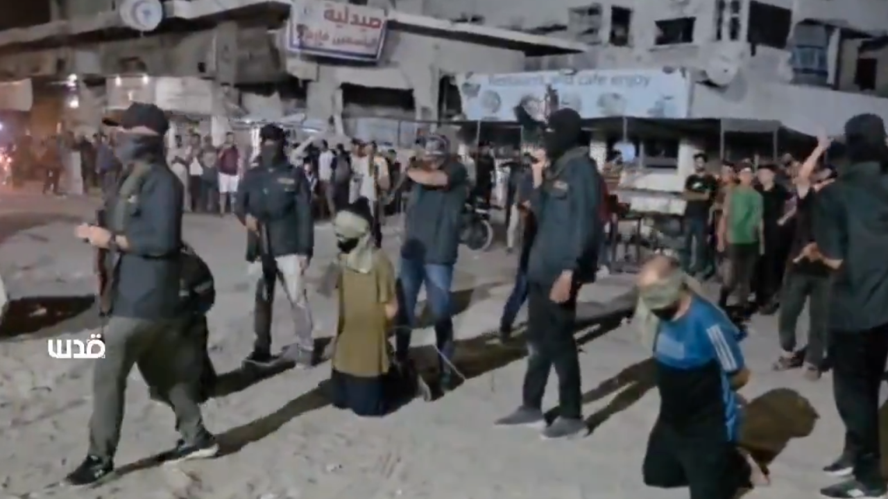 Γάζα: Σοκαριστικό βίντεο από την εκτέλεση τριών Παλαιστινίων από τη Χαμάς