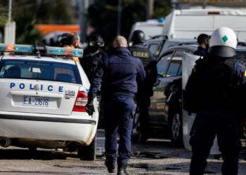 Για μαζική κάθοδο στο Σύνταγμα ετοιμάζονται οι Ρομά