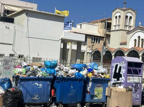 Hράκλειο: “Γέφυρα” με ξεχειλισμένους κάδους!