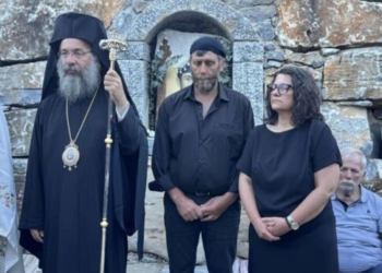 Η αδελφή του Βαγγέλη Γιακουμάκη παντρεύτηκε στο εκκλησάκι που χτίστηκε στη μνήμη του