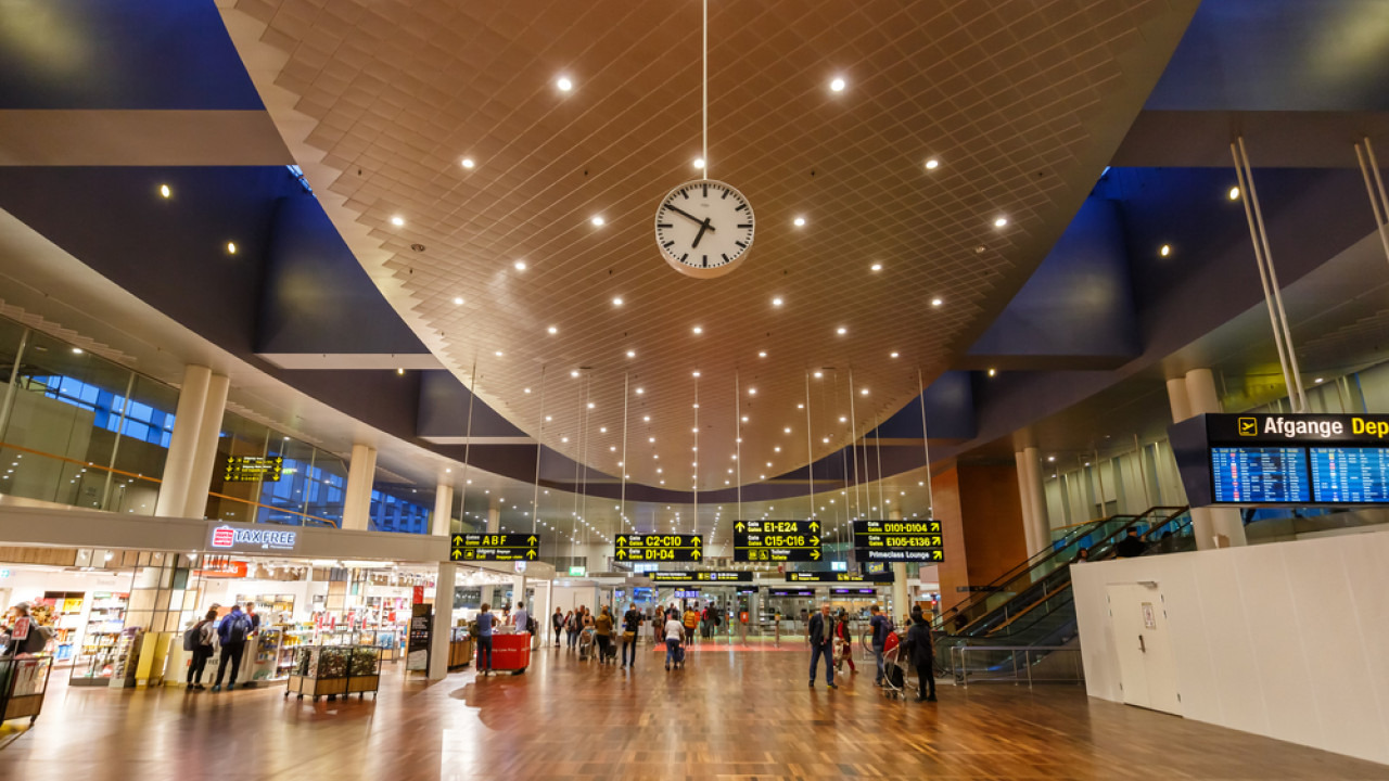 «Ικανός χειριστής» πίσω από τα drones που εντοπίστηκαν στα αεροδρόμια της Κοπεγχάγης και του Όσλο